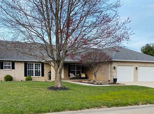 135 Links Ln, Waterloo, IL 62298
