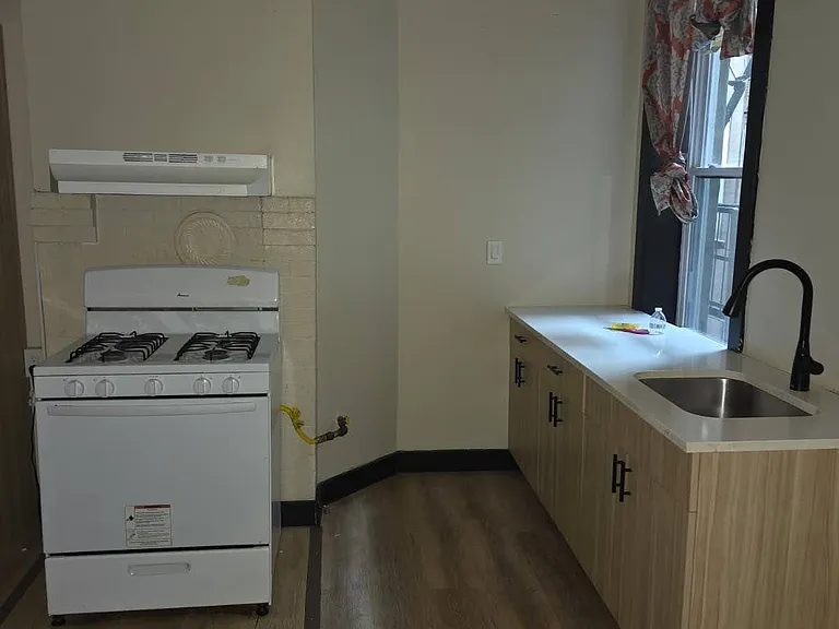 79 Jackson St #3 — Photo 2
