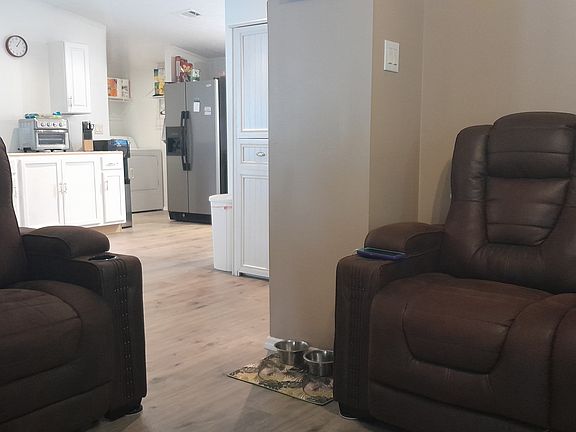 5th image of 9833 Kenneth Ln #115