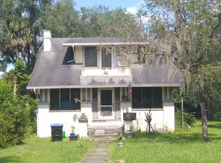 377 W Retta St, De Leon Springs, FL 32130