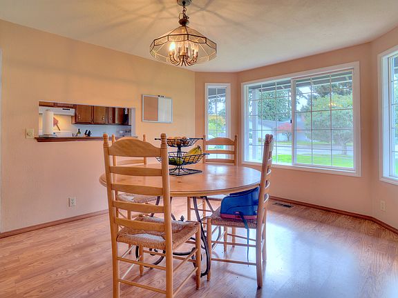 3rd image of 3727 170th St SW