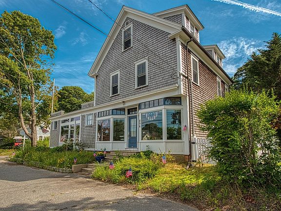 3rd image of 896 Sandwich Rd