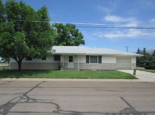 910 Walnut St, Julesburg, CO 80737