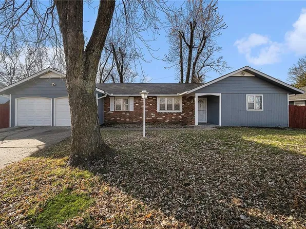 2414 N 58th Dr, Kansas City, KS 66104