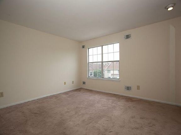 5th image of 388 Village Ct #2201