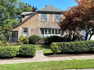 26 Keswick Rd, Lockport, NY 14094