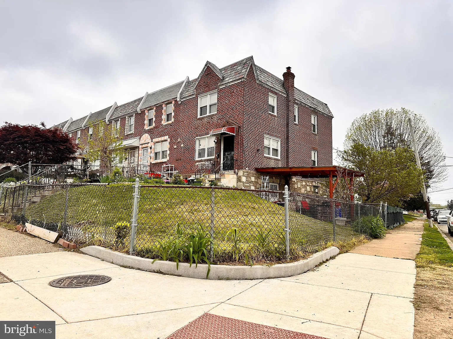 1600 Benner St photo 1