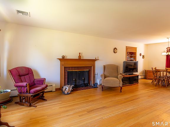 5th image of 54 Woodhill Road