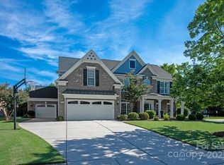 9911 Silverling Dr, Waxhaw, NC 28173