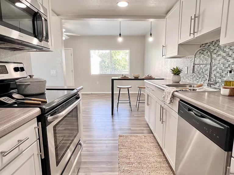 4127 N 9th Ave #6 — Photo 6