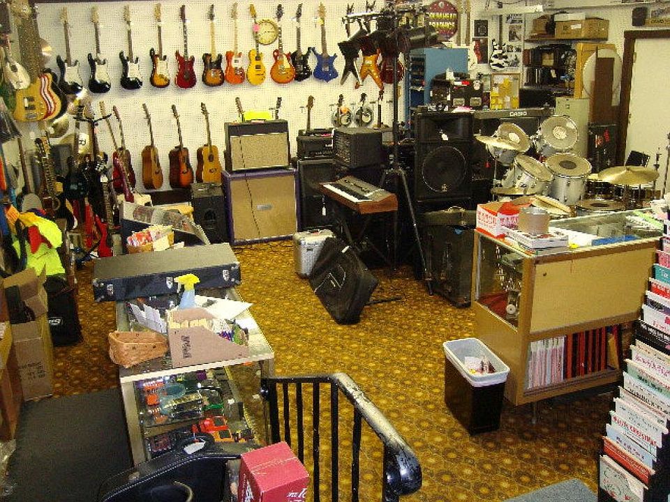 2nd image of 486 Indiana Ave