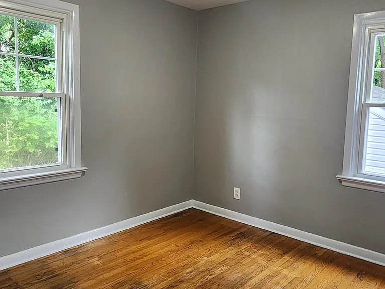 311 Ronbar Ln — Photo 4