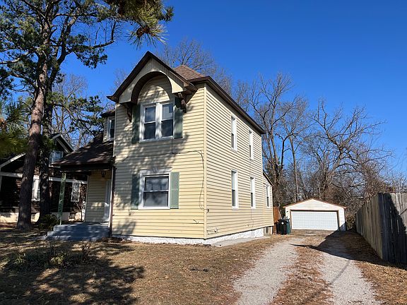 Detached 2 car garage