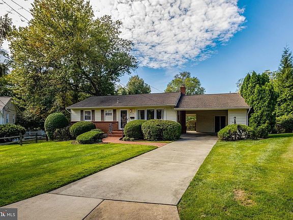 3rd image of 310 Arcadian Cir SW