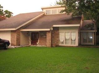 7930 Candlegreen Ln, Houston, TX 77071