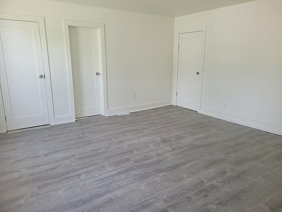 4th image of 139 N Main St #B