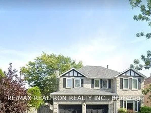6 Lilley Ct #1, Richmond Hill, ON L4C 8X4