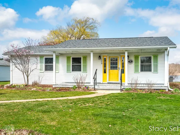 129 Sunset Dr, Dowling, MI 49050