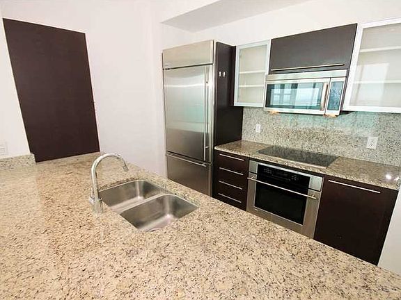 4th image of 950 Brickell Bay Dr APT 4411