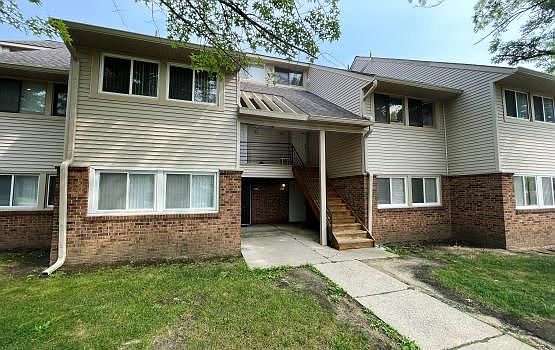1st image of 2788 Davison Ave