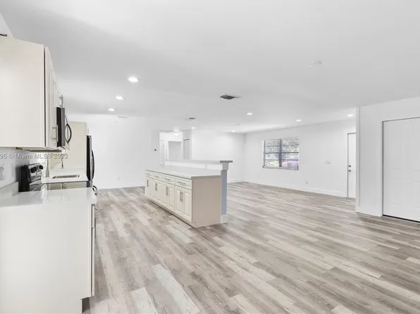 622 SW Prado Ave, Port Saint Lucie, FL 34983