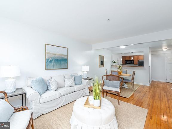 3rd image of 1714 Park Ave Unit 207