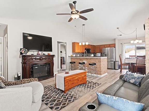 5th image of 3058 Hollybrooke Dr.