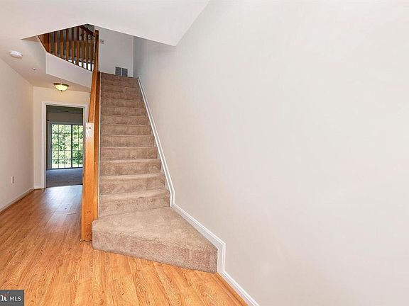 4th image of 948 Turning Point Ct