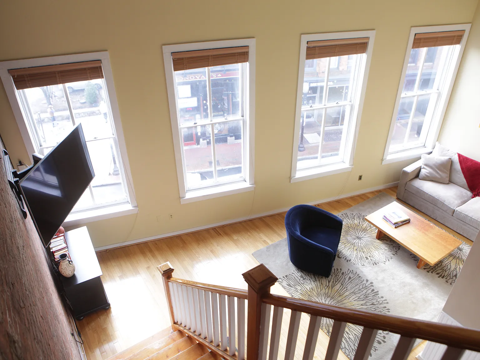 1 bed, 700 sqft, $2,200 — Photo 1