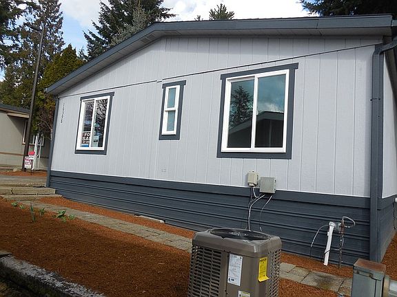 4th image of 16398 SE Hearthwood Dr #93