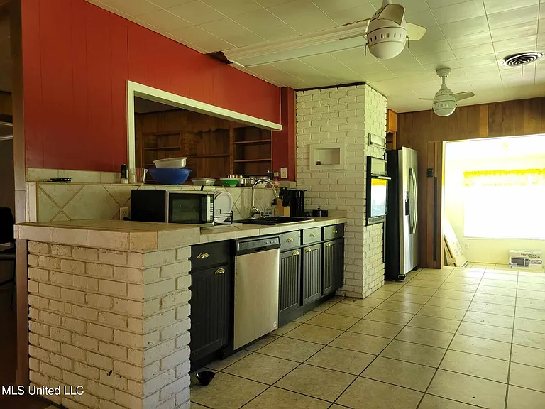5809 Washington Ave — Photo 5
