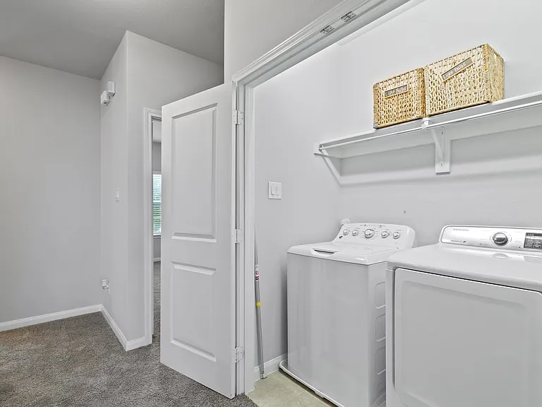 8063 Canal St — Photo 15