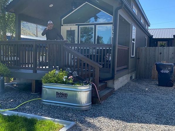 208 Crystal Rd