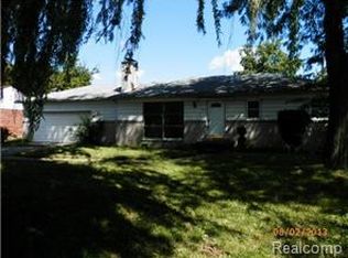 16900 Mount Vernon St, Southfield, MI 48075
