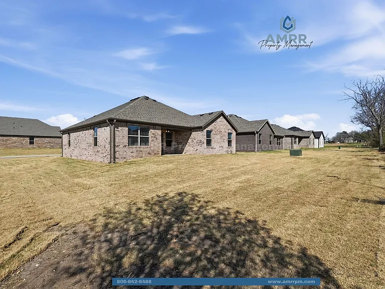 402 Cattleman Ln — Photo 26