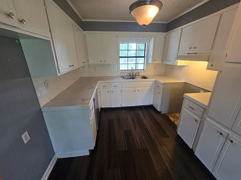 Spacious 4-Bedroom Home with Fireplace & Private Primary Suite — Photo 4