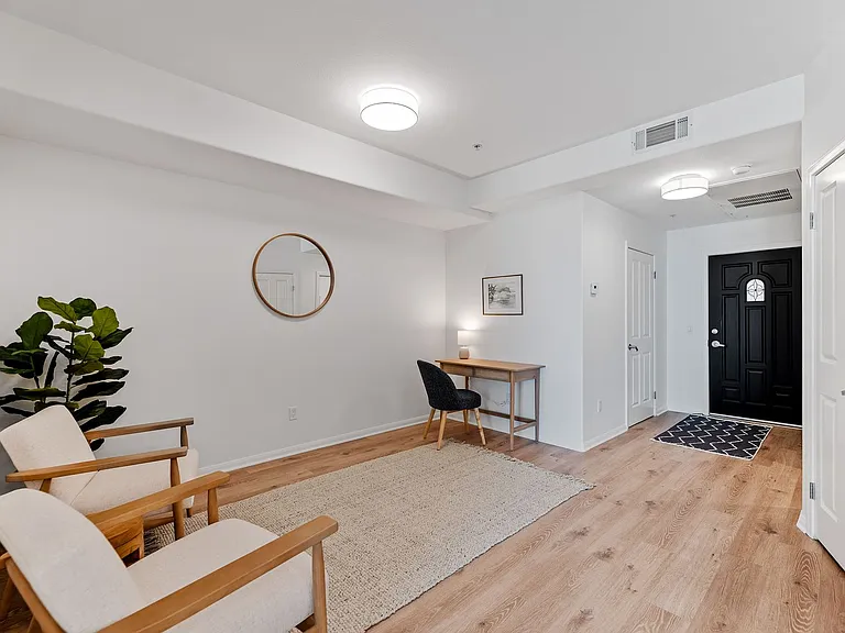 436 Poli St #402 — Photo 9