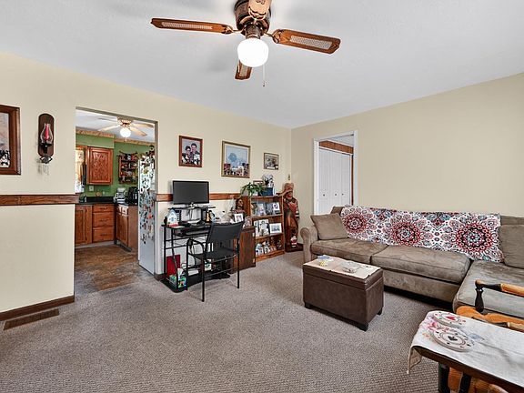 3rd image of 121 Heiner Heights Dr