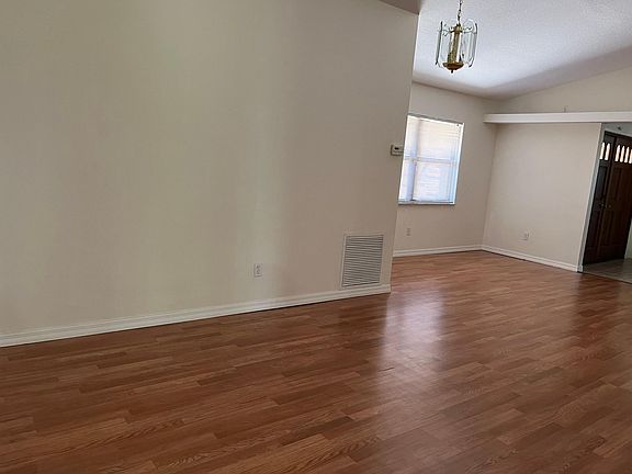 2nd image of 800 French Creek Ln