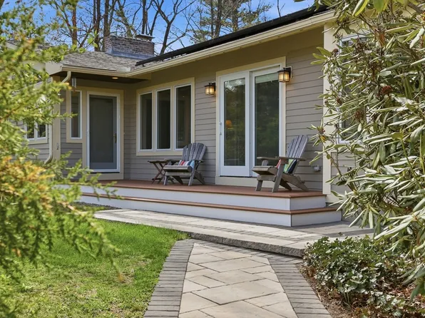 27 Tuttle Dr, Acton, MA 01720