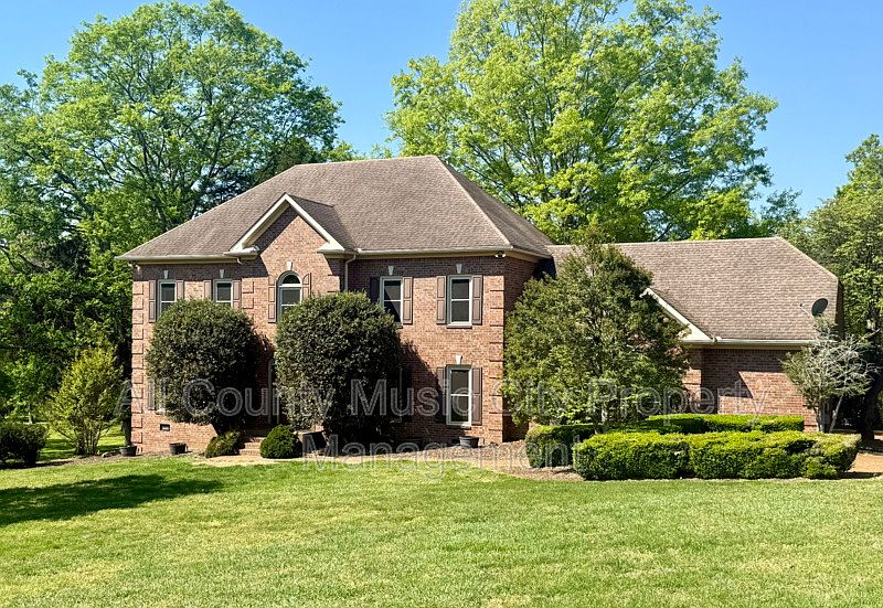 1st image of 215 Hillside Dr