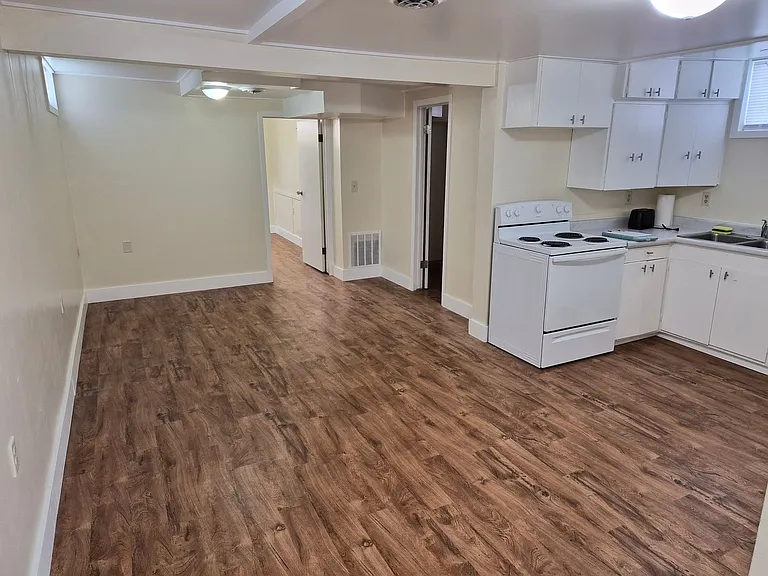 208 S 11th St — Photo 2