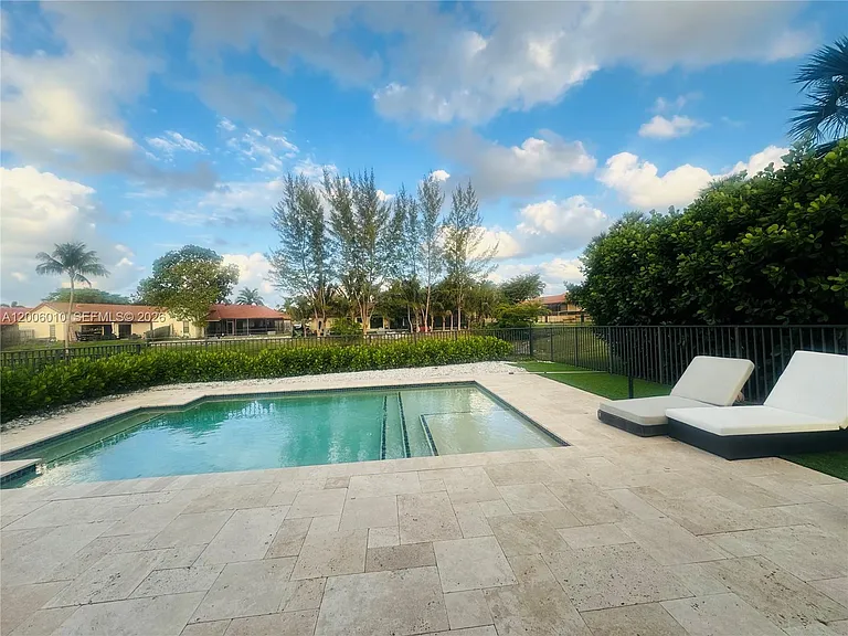 865 SW 113th Ln — Photo 32