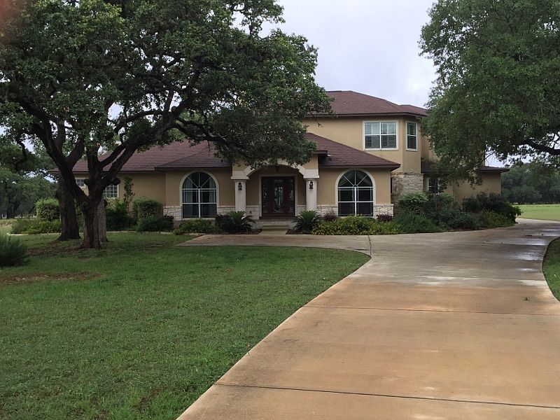 1st image of 692 Cambridge Dr