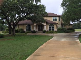 692 Cambridge Dr, New Braunfels, TX 78132