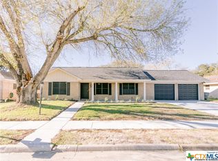 302 Yorkshire Ln, Victoria, TX 77904