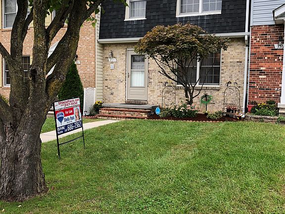 4th image of 358 Surrey Club Ln