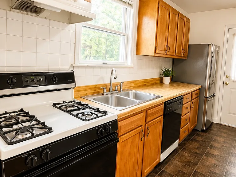 91 Clermont St #2 — Photo 9