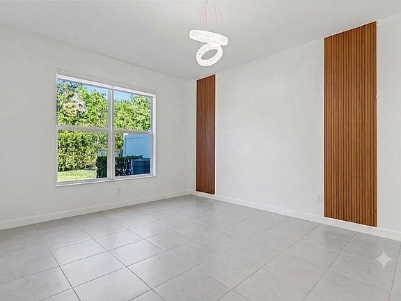 4th image of 4303 Hammock Grove Dr