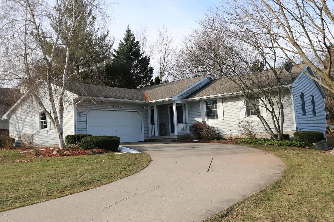 6833 Vista Grande Dr NE photo 1